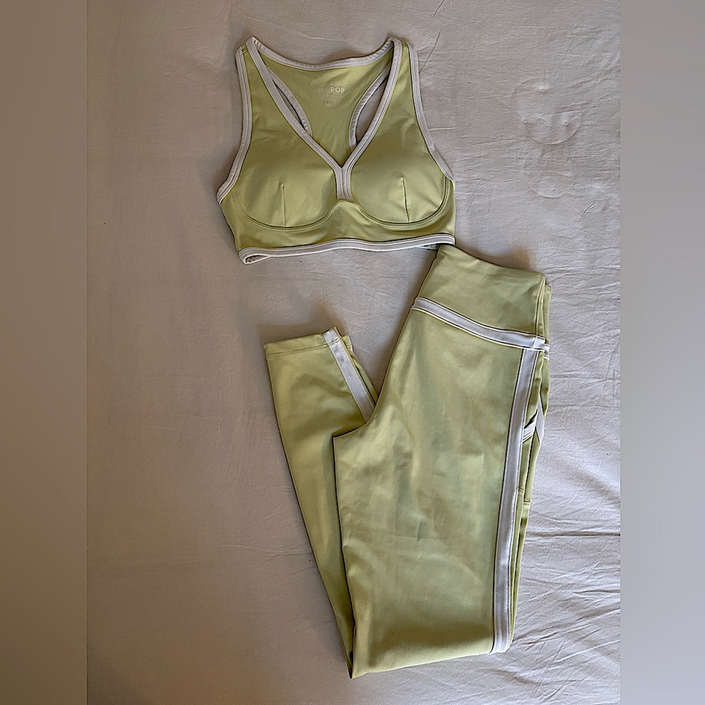 Women’s Color Block Sports Bra & Leggings Set, White and Light Green 💚